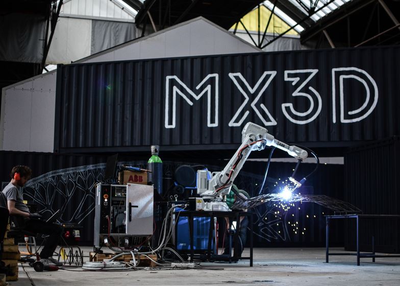 Slideshow-Joris-Laarman-MX3D-3D-printed-bridge-robot-test