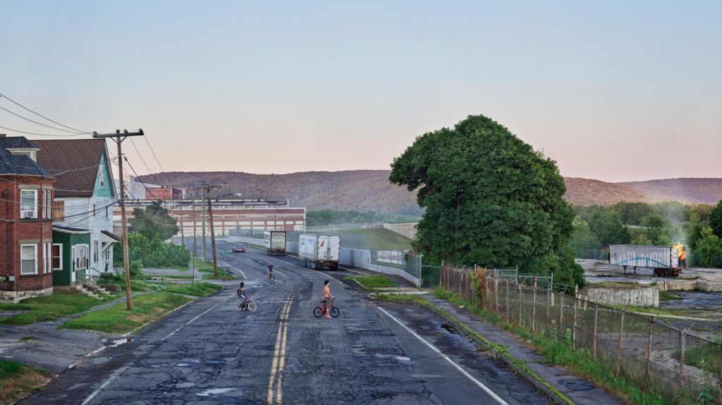 Red Star Express,Gregory Crewdson